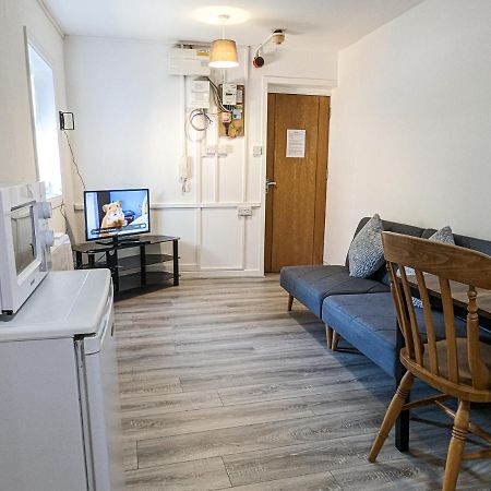 Cozy Central Apartments - With Private Kitchens & Bathrooms Portsmouth Ngoại thất bức ảnh