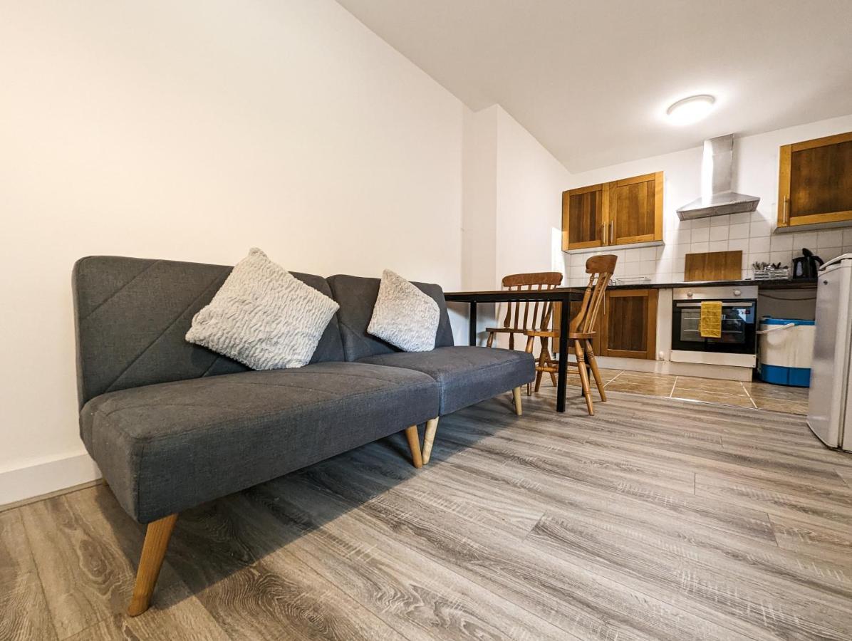 Cozy Central Apartments - With Private Kitchens & Bathrooms Portsmouth Ngoại thất bức ảnh