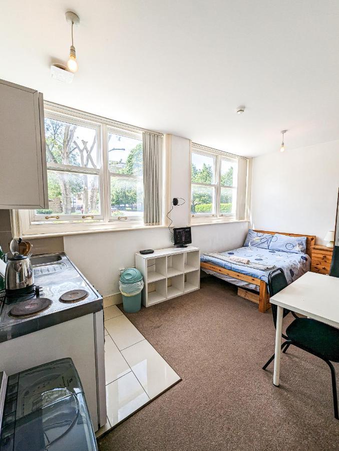 Cozy Central Apartments - With Private Kitchens & Bathrooms Portsmouth Ngoại thất bức ảnh
